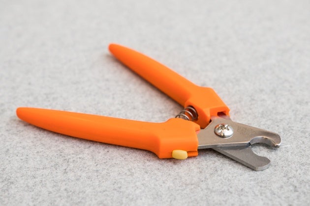 scissor-style dog nail clippers is easier to use